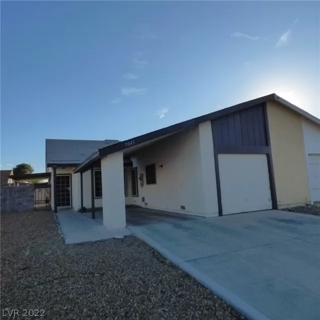 MLS: 2456082 Condo For Sale