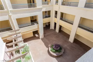 Photo #3: 2456136 Listing