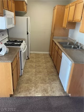 Photo #2: 2456211 Listing 