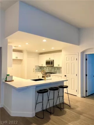 Photo #2: 2456251 Listing