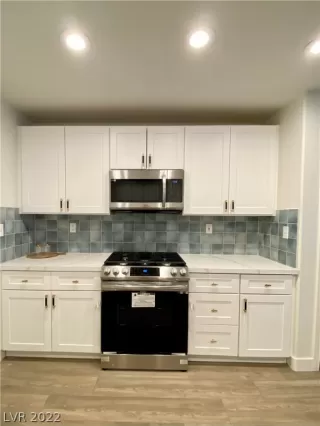 Photo #4: 2456251 Listing