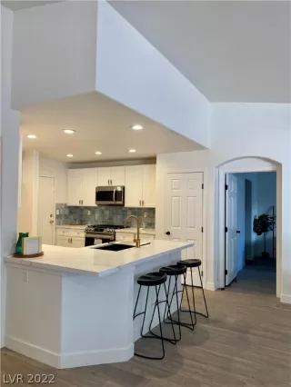 Photo #6: 2456251 Listing