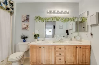 Photo #2: 2456270 Listing