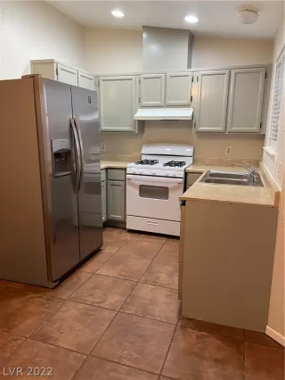 Photo #3: 2456274 Listing 