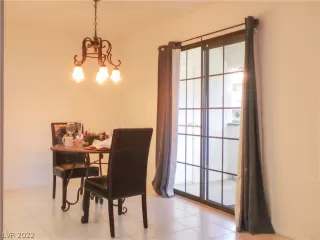 Photo #4: 2456286 Listing