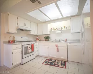 Photo #6: 2456286 Listing