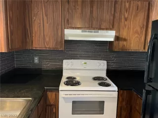 Photo #4: 2456329 Listing 