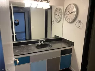 Photo #6: 2456329 Listing 