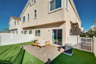 Photo #4: 2456333 Listing