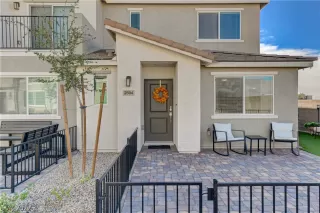Photo #1: 2456389 Listing