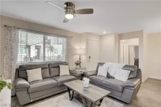 Photo #5: 2456389 Listing