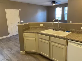 Photo #6: 2456395 Listing 