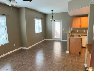 Photo #5: 2456402 Listing