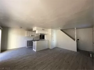 Photo #2: 2456416 Listing 