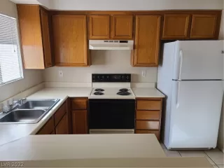 Photo #5: 2456440 Listing 