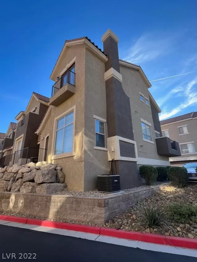 MLS: 2456468 Condo For Sale