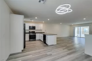 Photo #3: 2456481 Listing 