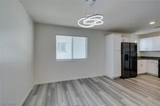 Photo #5: 2456481 Listing 