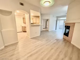 Photo #1: 2456492 Listing 