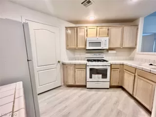 Photo #3: 2456492 Listing 