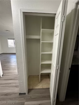 Photo #5: 2456498 Listing 