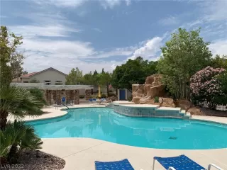 Photo #1: 2456516 Listing 