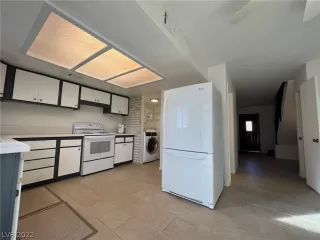 Photo #4: 2456534 Listing 