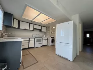 Photo #5: 2456534 Listing 