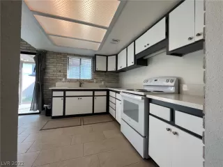 Photo #6: 2456534 Listing 