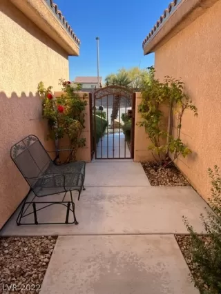 Photo #2: 2456535 Listing 