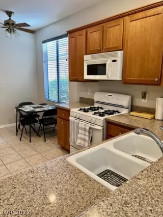 Photo #6: 2456535 Listing 