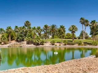 Photo #1: 2456572 Listing 