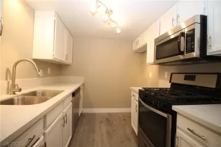 Photo #6: 2456600 Listing 