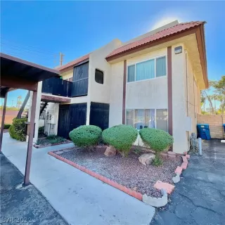 Photo #1: 2456606 Listing 