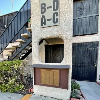 Photo #3: 2456606 Listing 