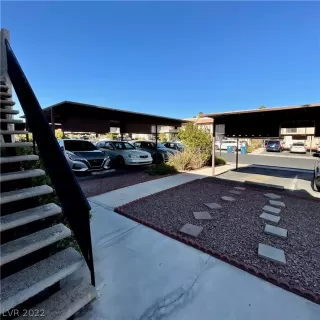 Photo #4: 2456606 Listing 