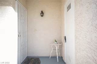 Photo #3: 2456623 Listing