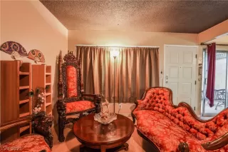 Photo #4: 2456641 Listing