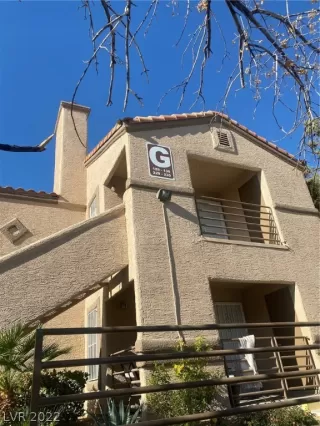 Photo #1: 2456667 Listing 