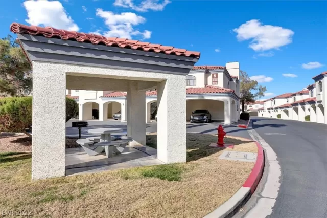 MLS: 2456692 Condo For Sale