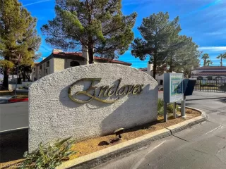 Photo #2: 2456692 Listing 