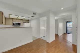 Photo #5: 2456692 Listing 