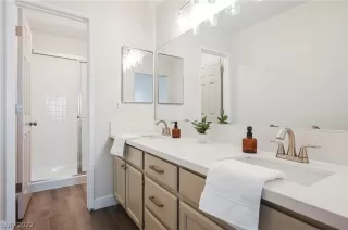 Photo #1: 2456812 Listing