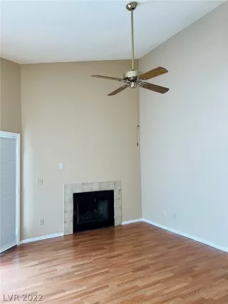 Photo #2: 2456818 Listing 