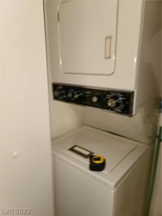 Photo #6: 2456839 Listing 