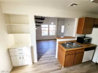 Photo #3: 2456855 Listing 