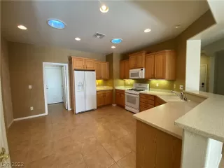 Photo #3: 2456856 Listing 