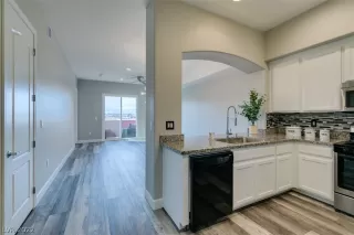 Photo #2: 2456862 Listing