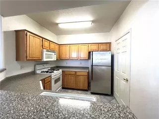 Photo #5: 2456900 Listing 