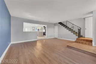 Photo #4: 2456902 Listing 